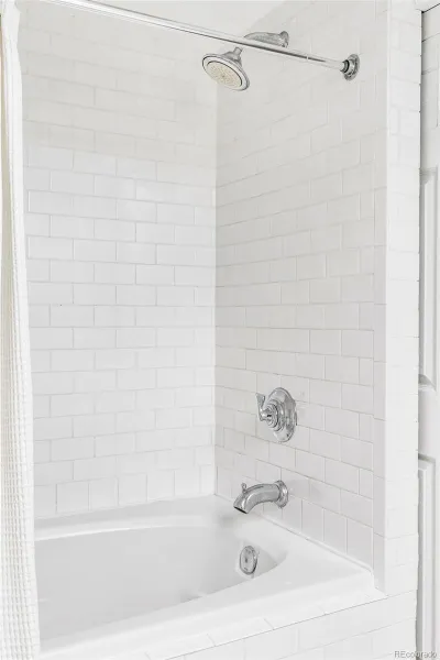 04112026172255 800 26