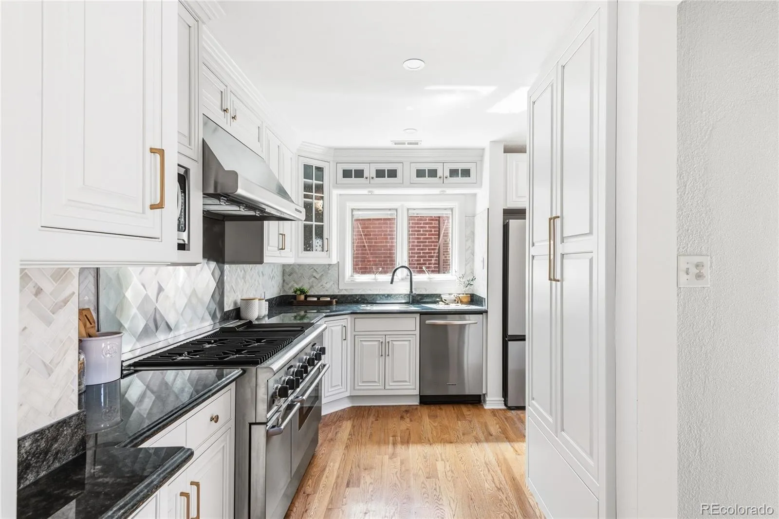 04102026165603 1600 11