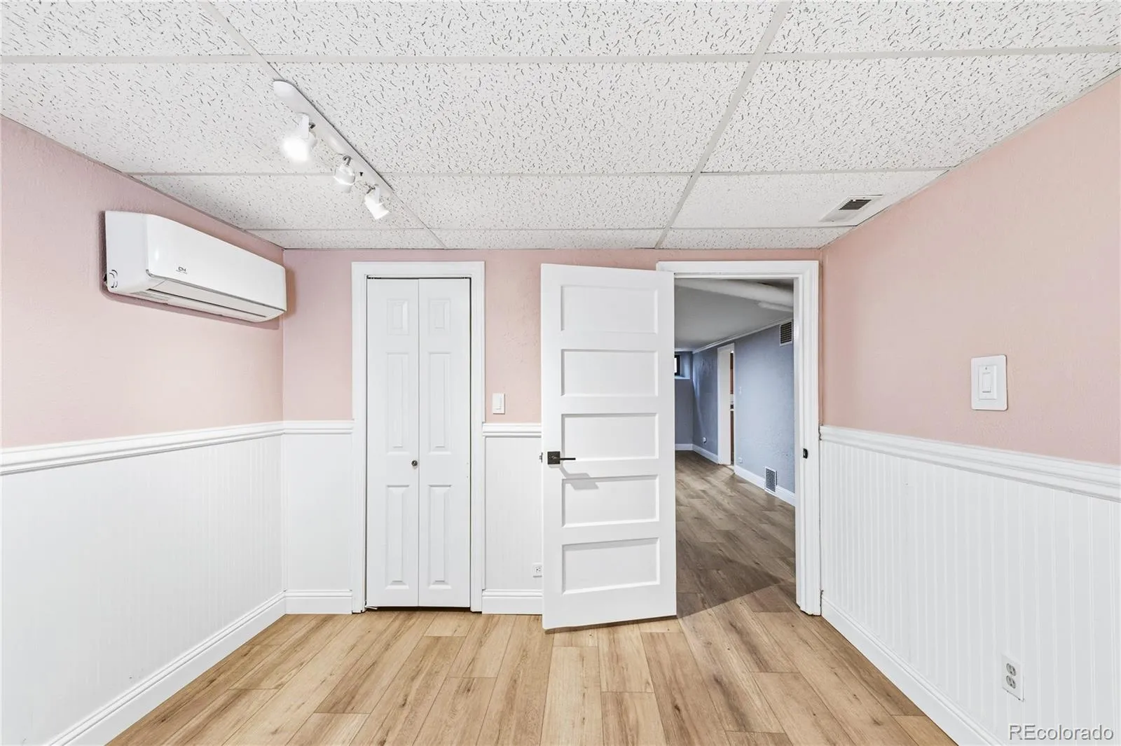 04102026165603 1600 24