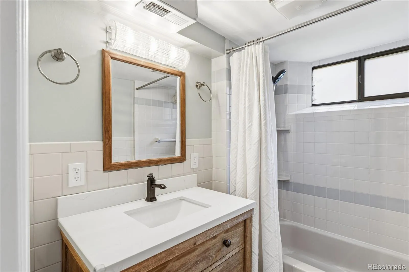 04102026165603 1600 25