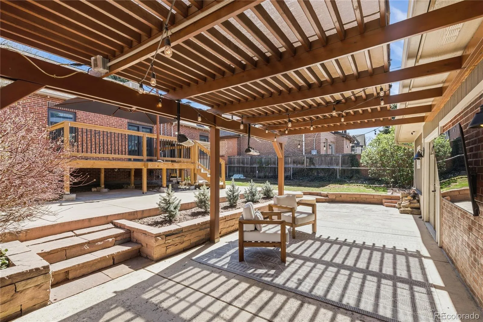 04102026165603 1600 32