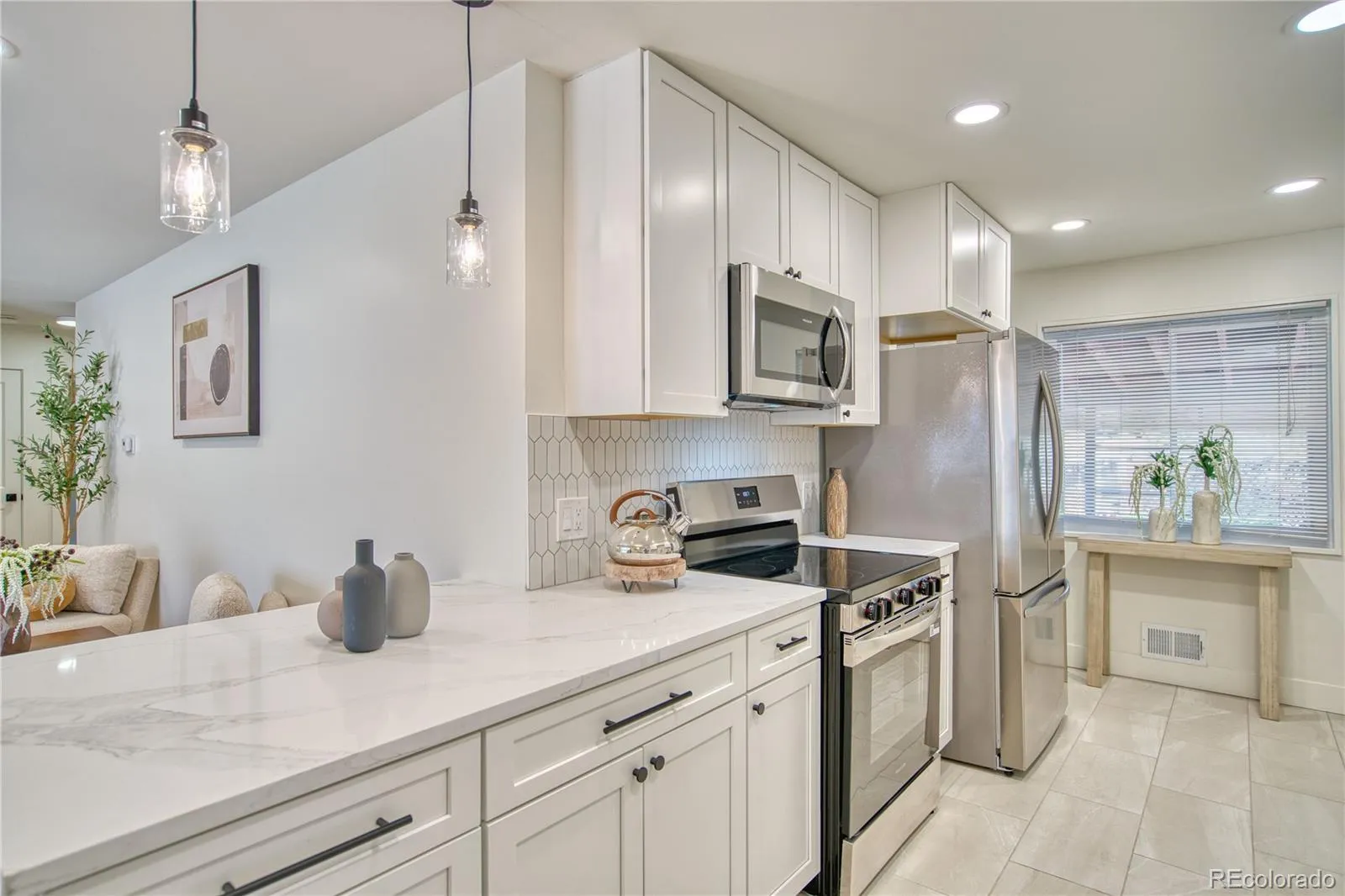9609 W 57th Avenue Arvada CO 80002 MLS #REC8246581 05142026180745 1600 11