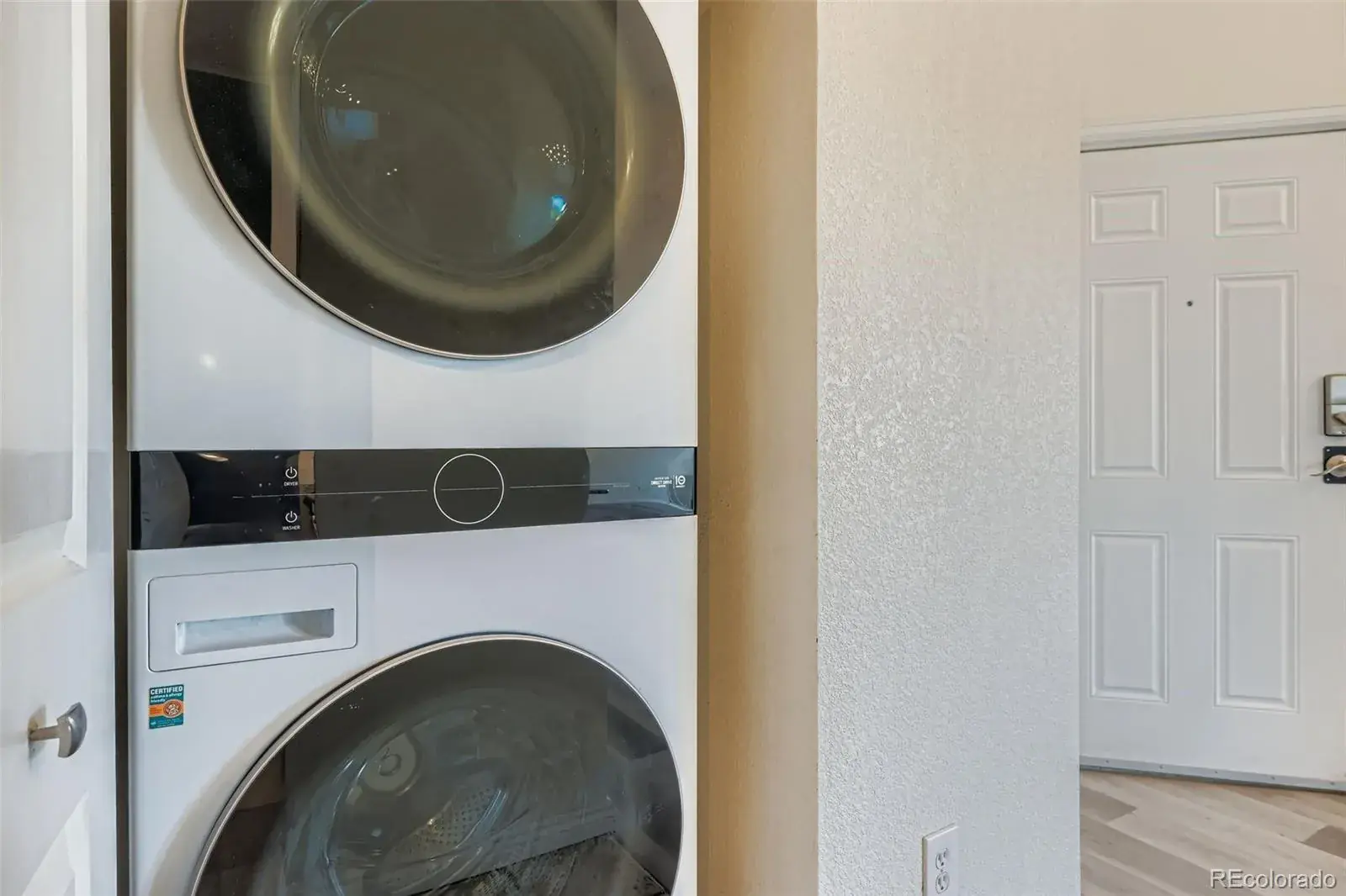 10102025213343 1600 18