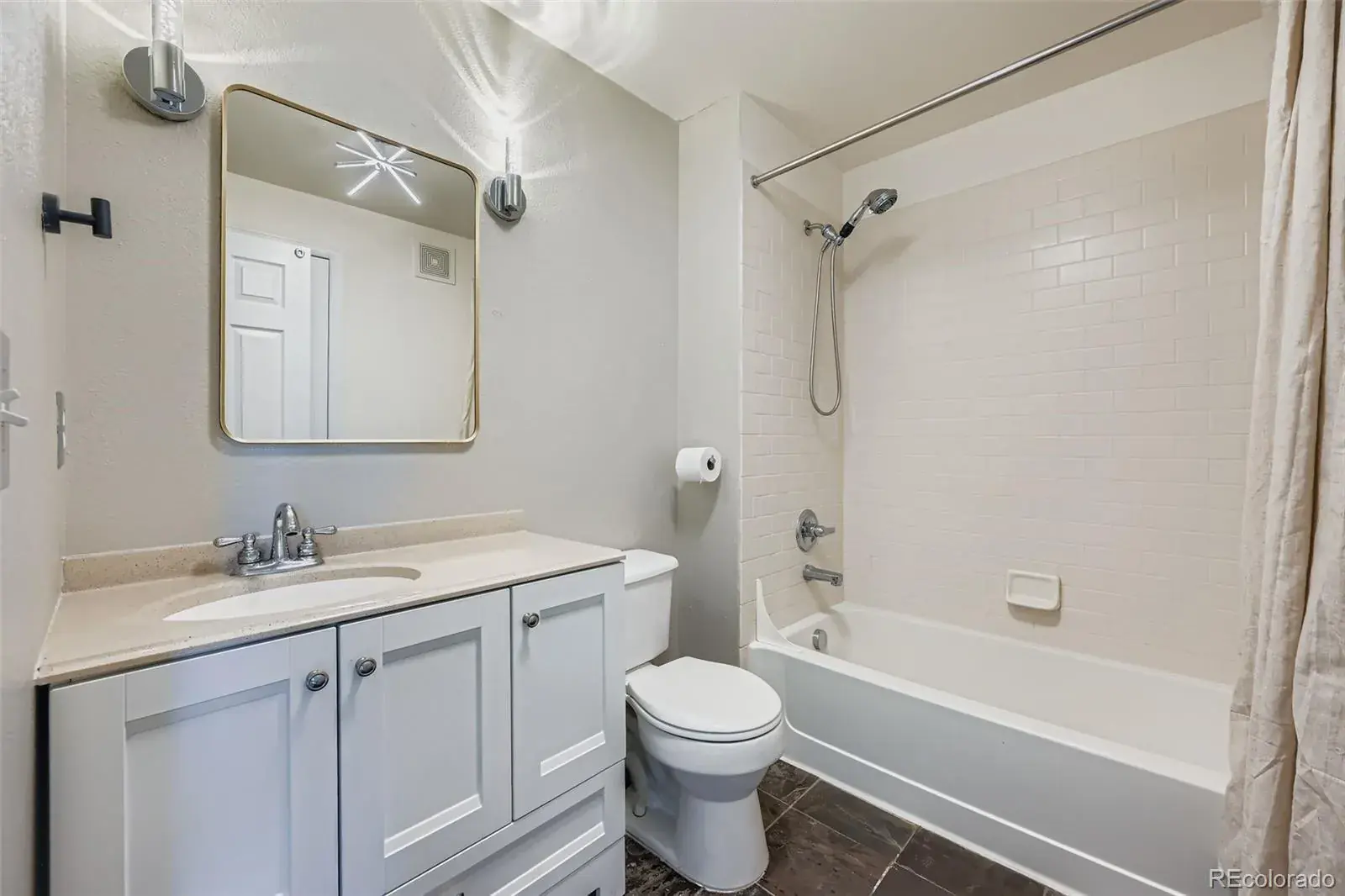 10102025213343 1600 20