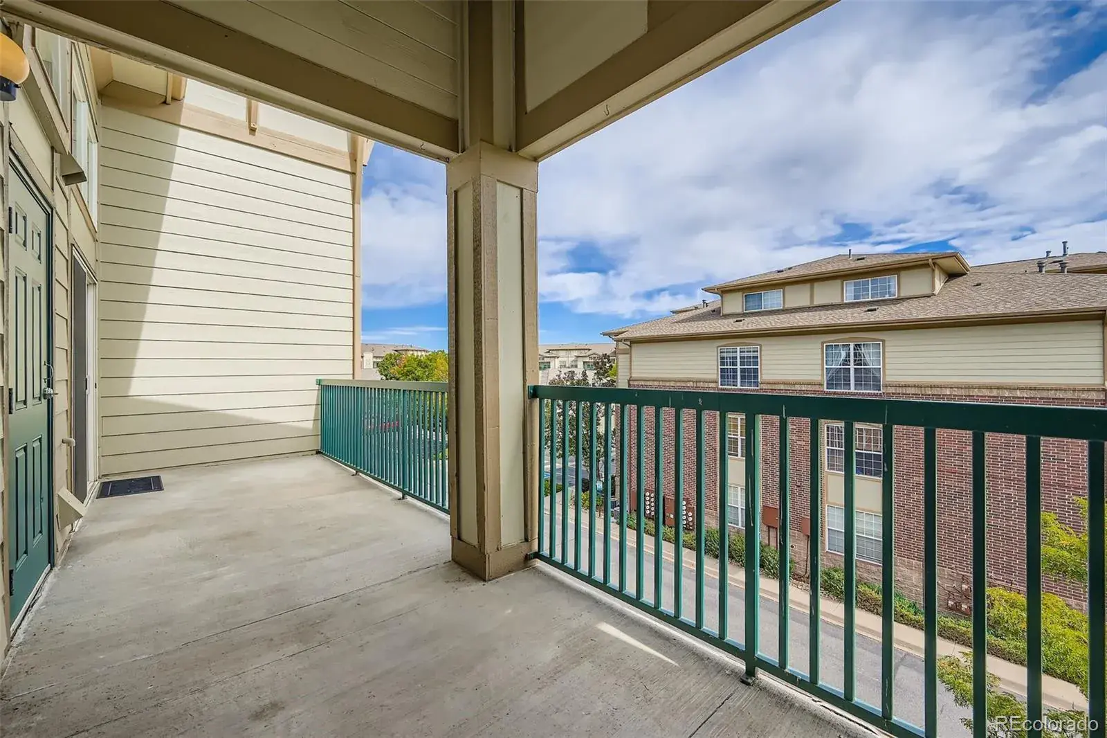 10102025213343 1600 24