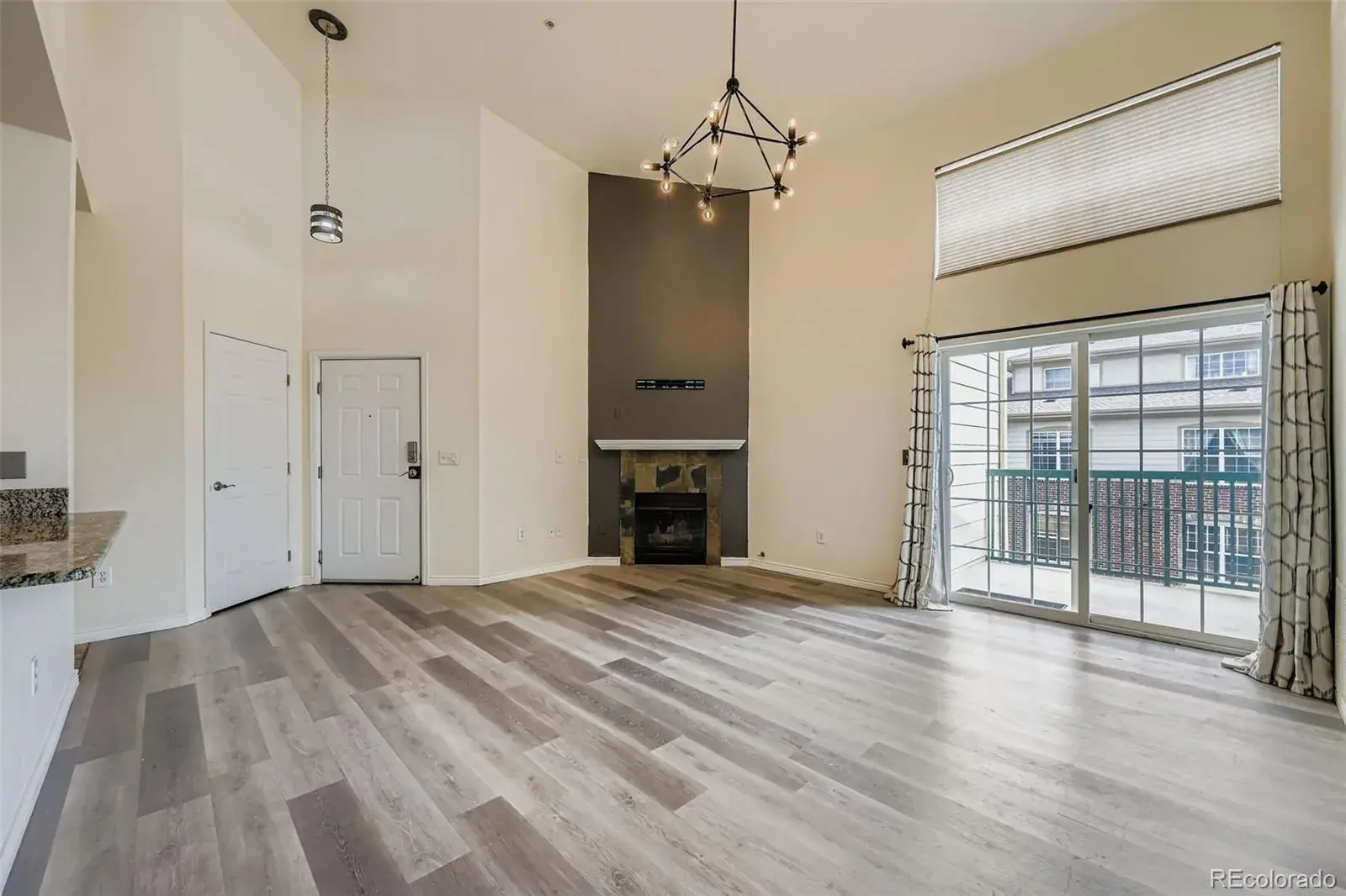 10102025213343 1600 4