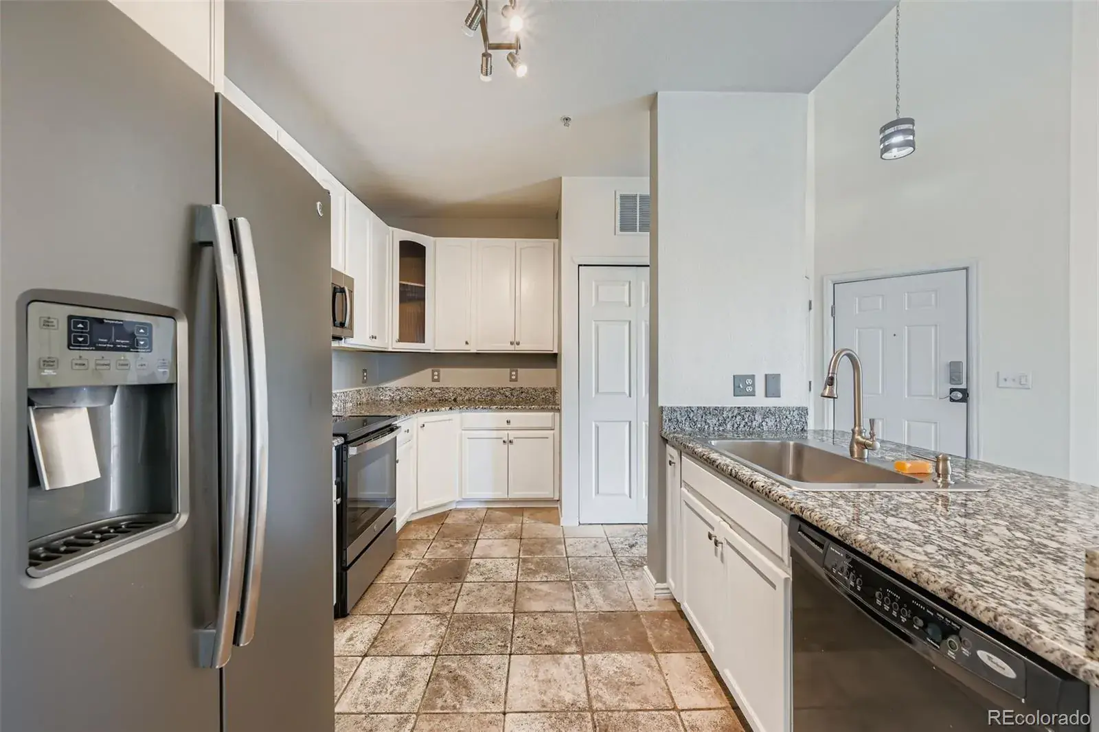 10102025213343 1600 8