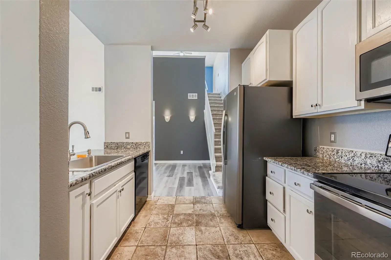 10102025213343 1600 9