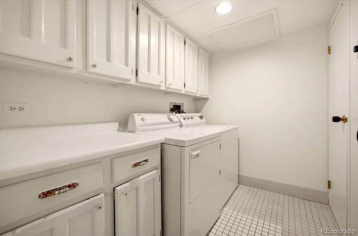420 S Marion Parkway #1303 Denver CO 80209 MLS #REC8249927 06122026174826 1200 27