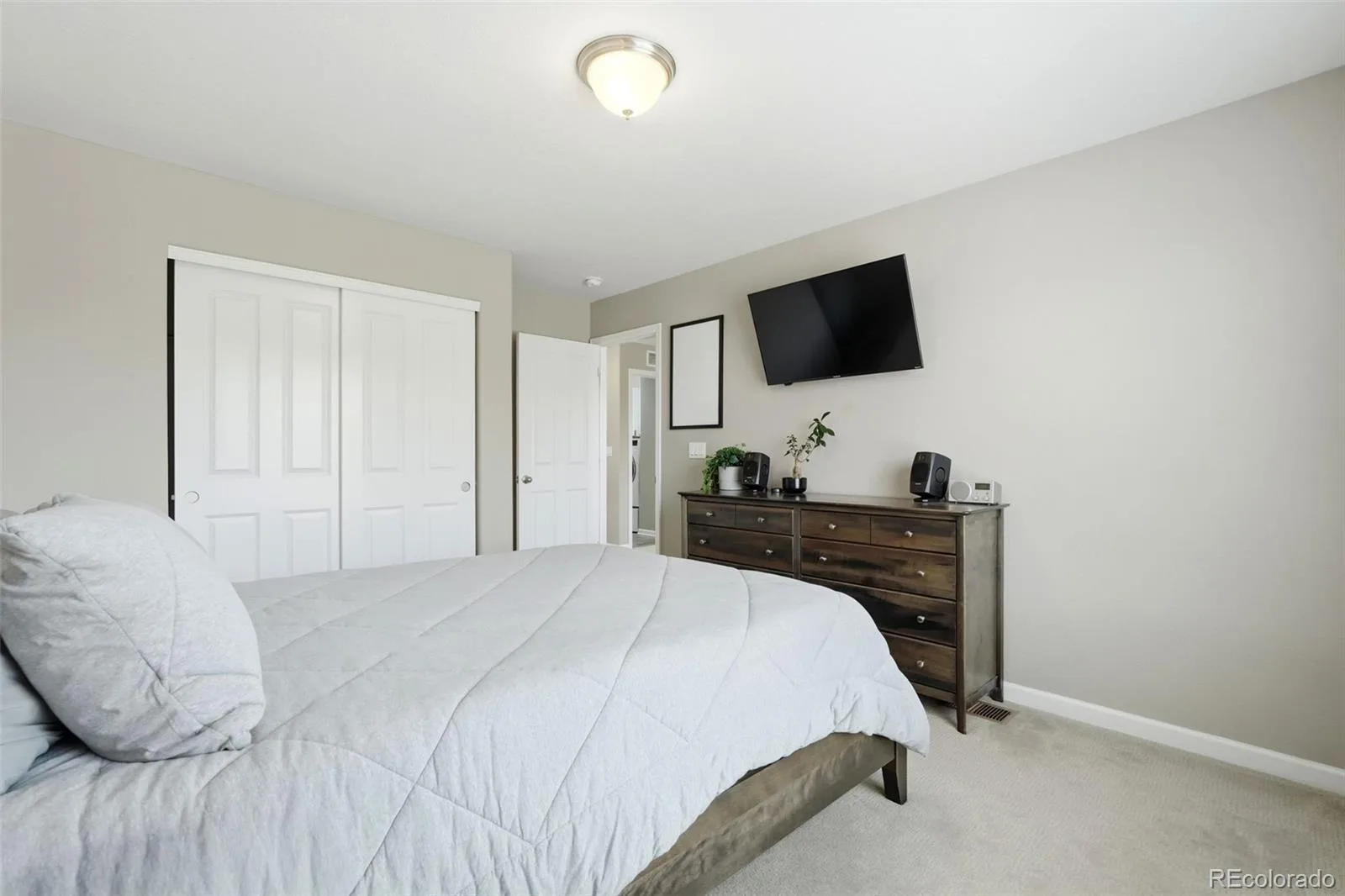 5042 S Valdai Way Aurora CO 80015 | MLS #REC8252436 08062026233612 1600 25