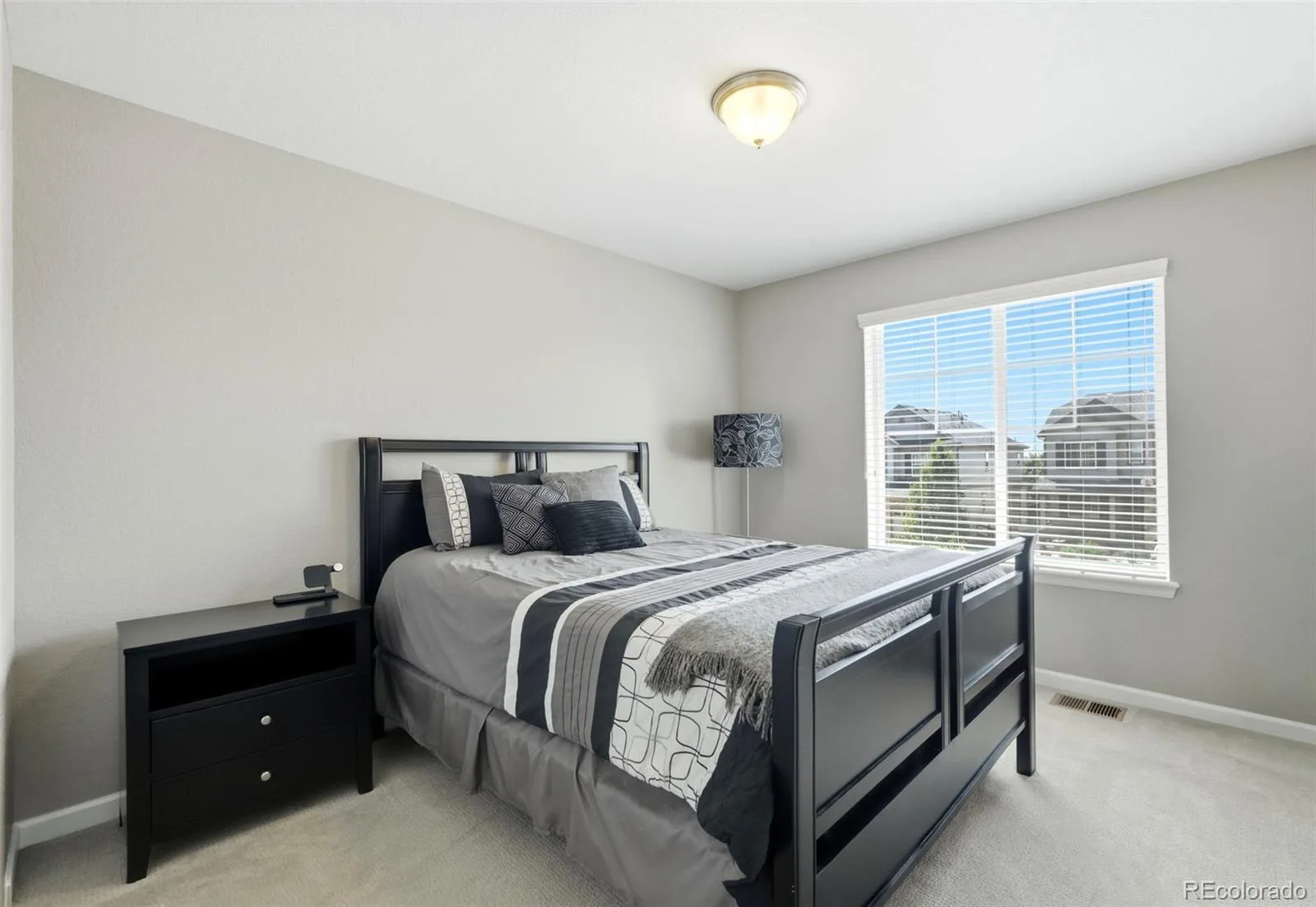 5042 S Valdai Way Aurora CO 80015 | MLS #REC8252436 08062026233612 1600 27