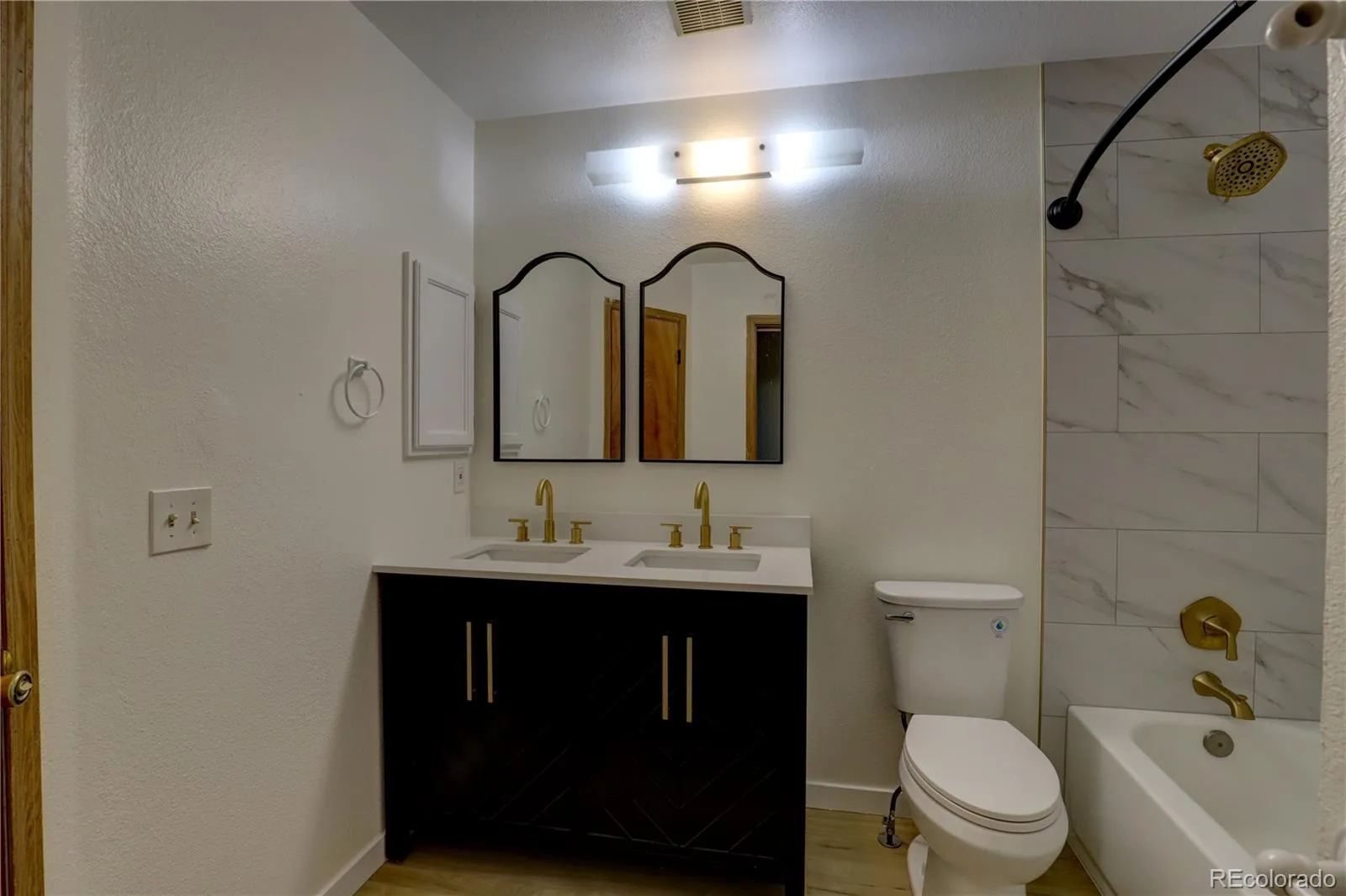 9771 W Cornell Place Denver CO 80227 | MLS #REC8254554 08182026234803 1600 23