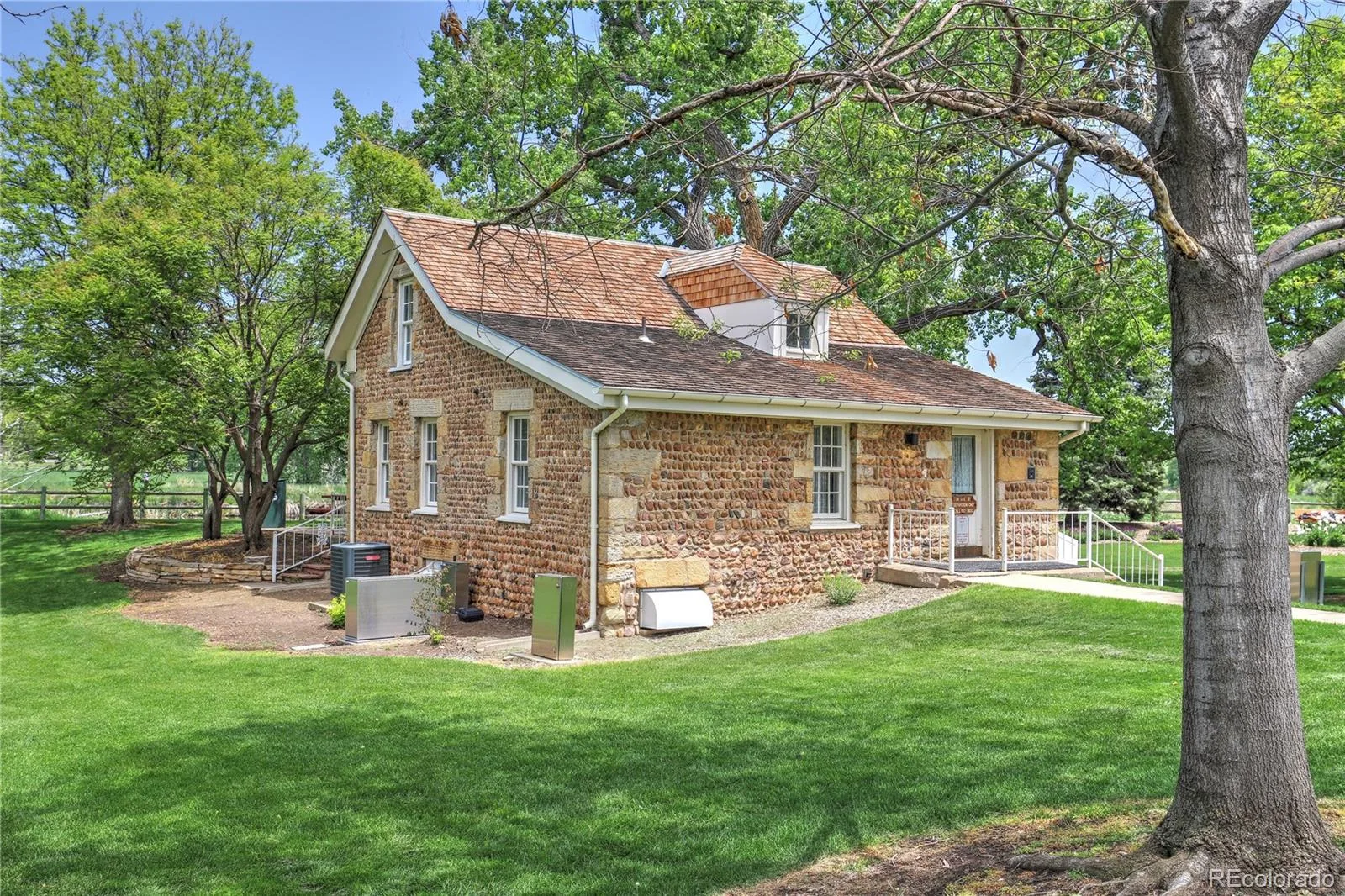 9771 W Cornell Place Denver CO 80227 | MLS #REC8254554 08182026234803 1600 43