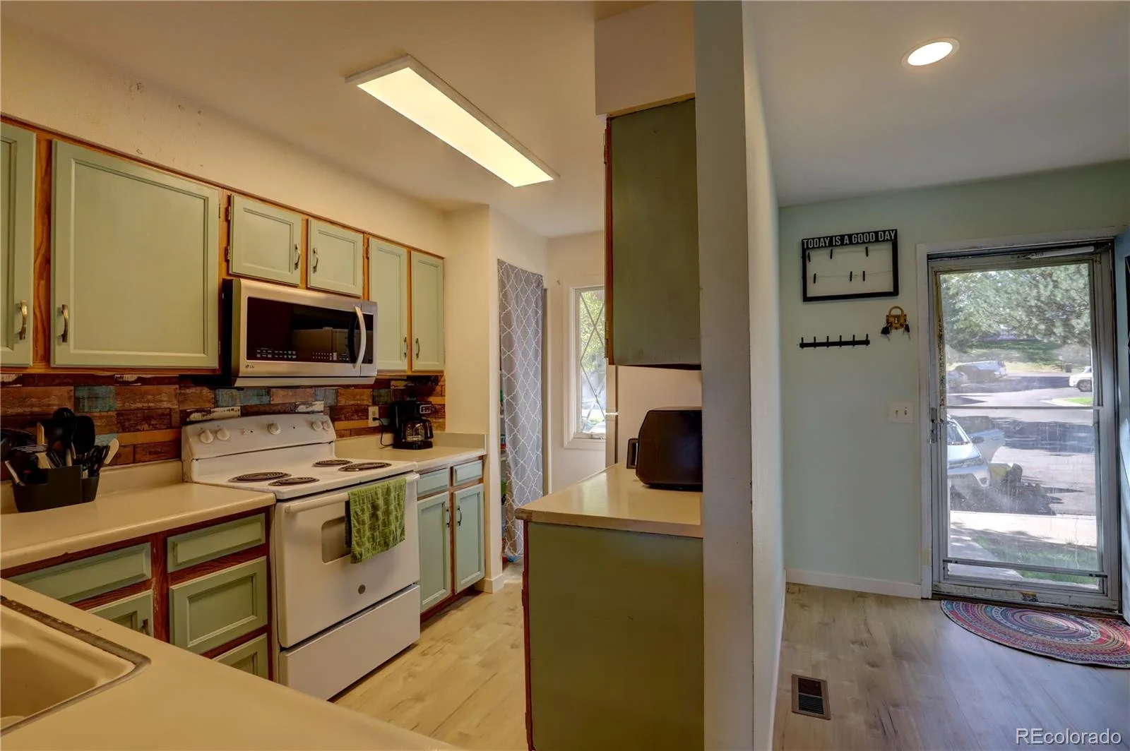 9771 W Cornell Place Denver CO 80227 | MLS #REC8254554 08182026234803 1600 9