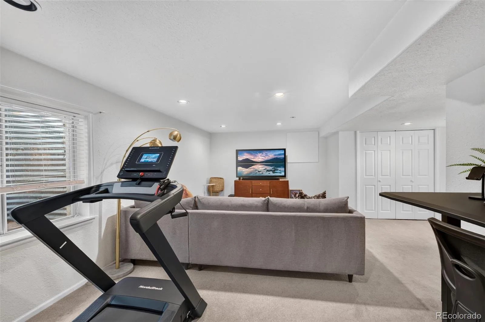 5587 S Gray Street Littleton CO 80123 | MLS #REC8254860 08122026160556 1600 24