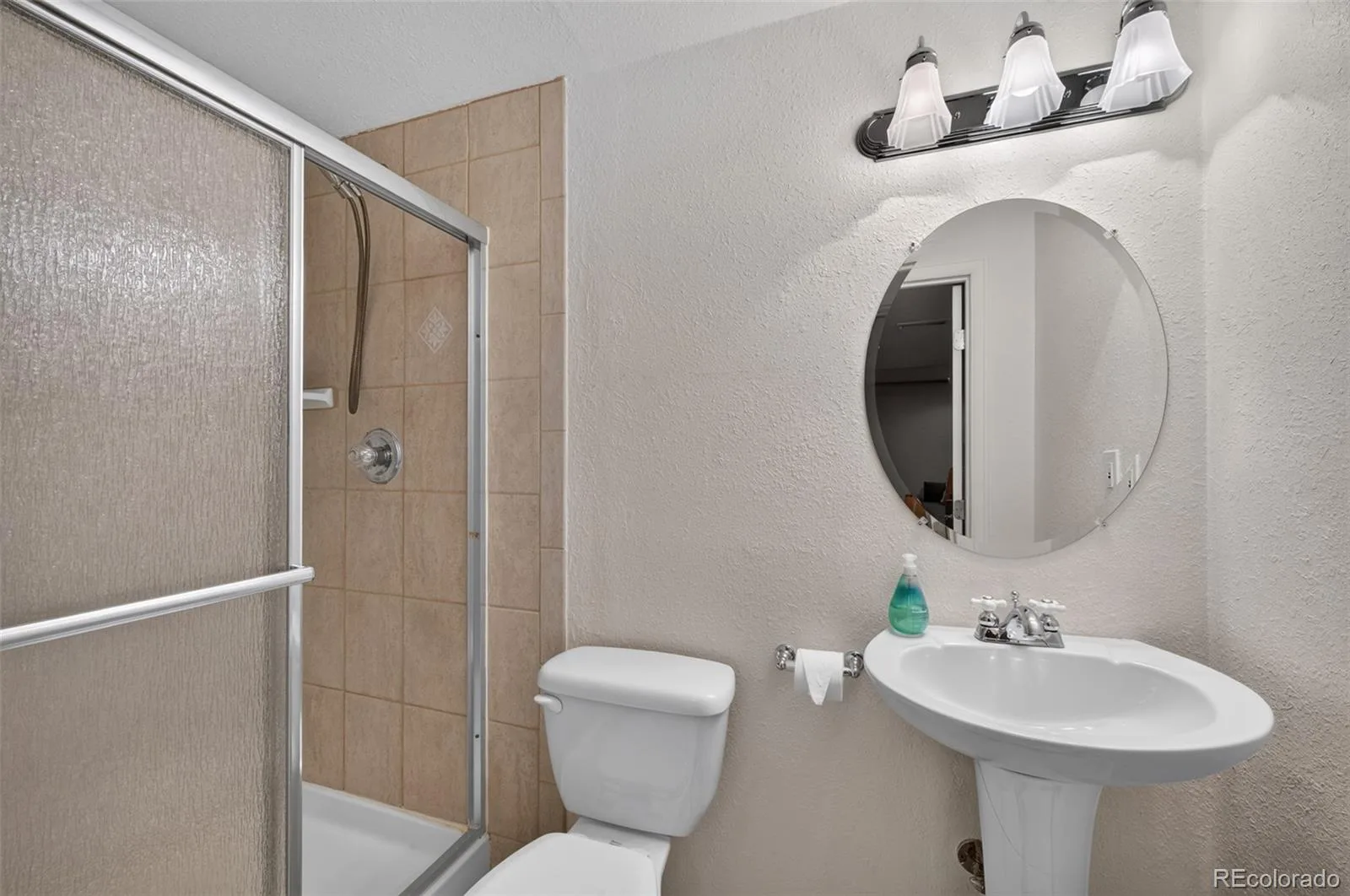 5587 S Gray Street Littleton CO 80123 | MLS #REC8254860 08122026160556 1600 25