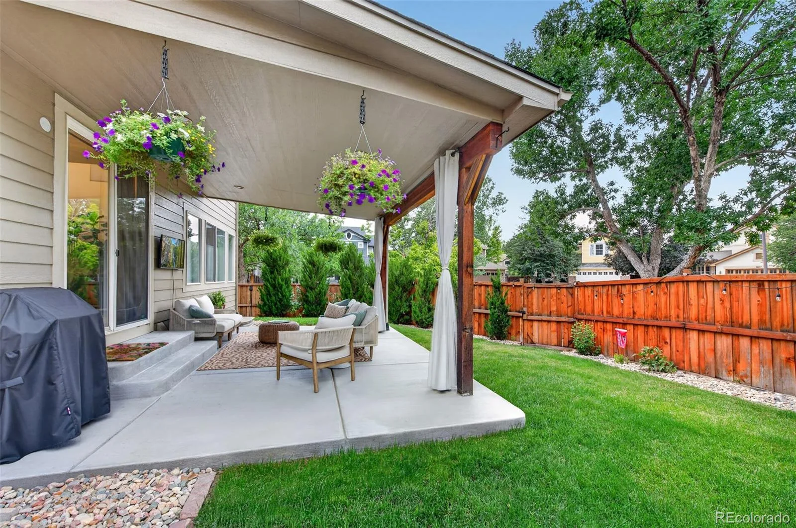 5587 S Gray Street Littleton CO 80123 | MLS #REC8254860 08122026160556 1600 26