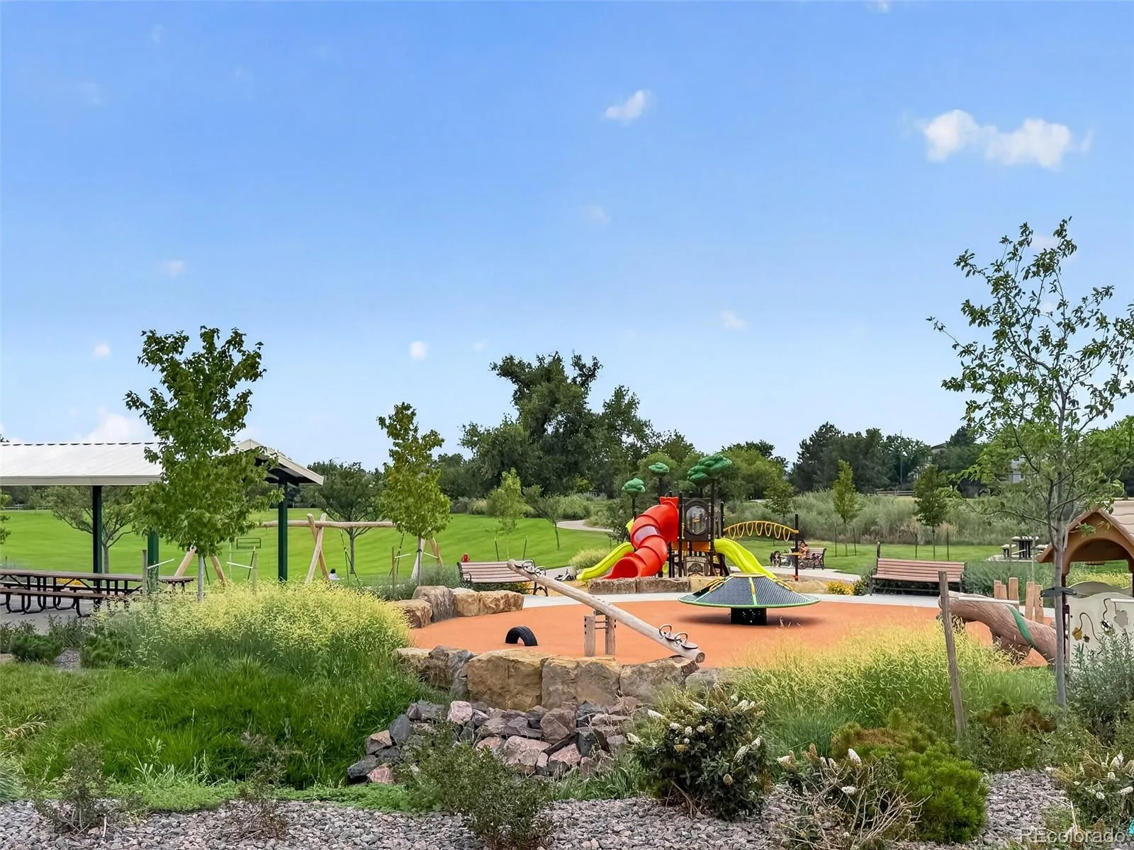 5587 S Gray Street Littleton CO 80123 | MLS #REC8254860 08122026160556 1600 32