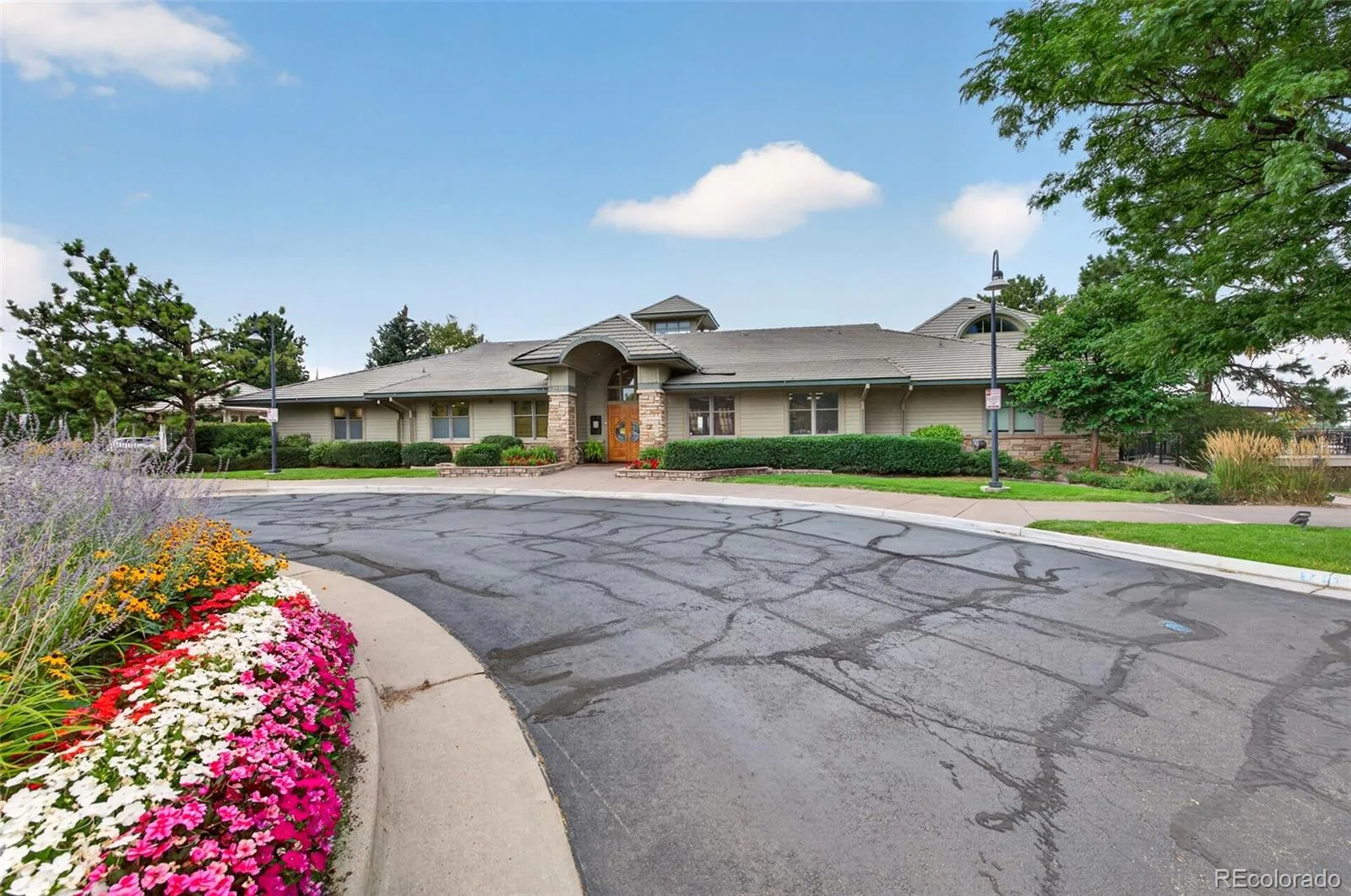 5587 S Gray Street Littleton CO 80123 | MLS #REC8254860 08122026160556 1600 35