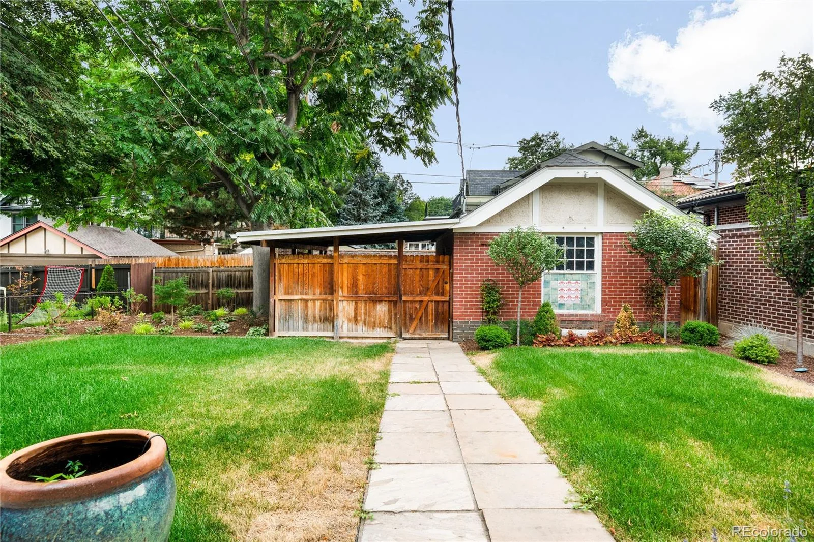 657 Elizabeth Street Denver CO 80206 | MLS #REC8255728 07232026214126 1600 39