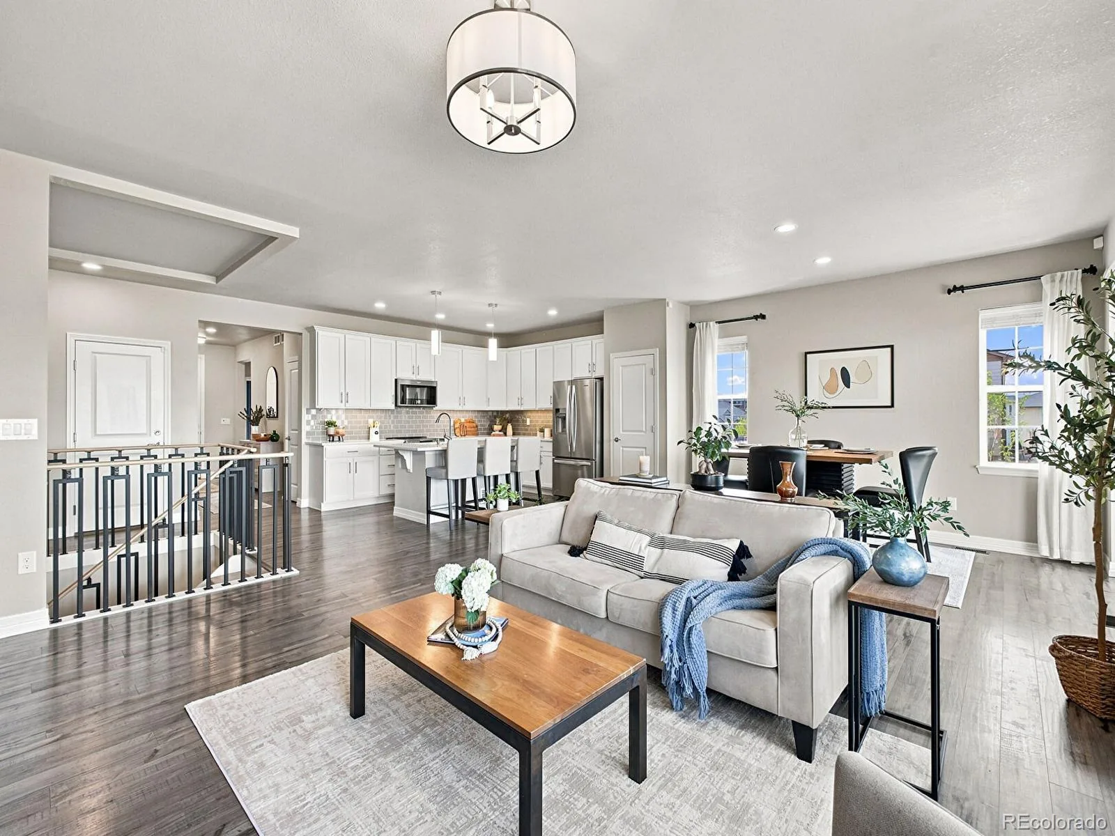 7266 S Robertsdale Way Aurora CO 80016 | MLS #REC8257413 09222026084913 1600 1