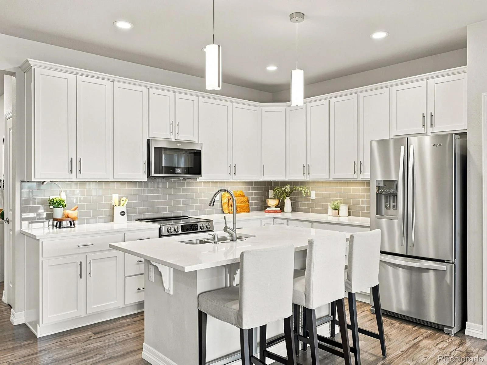 7266 S Robertsdale Way Aurora CO 80016 | MLS #REC8257413 09222026084913 1600 2