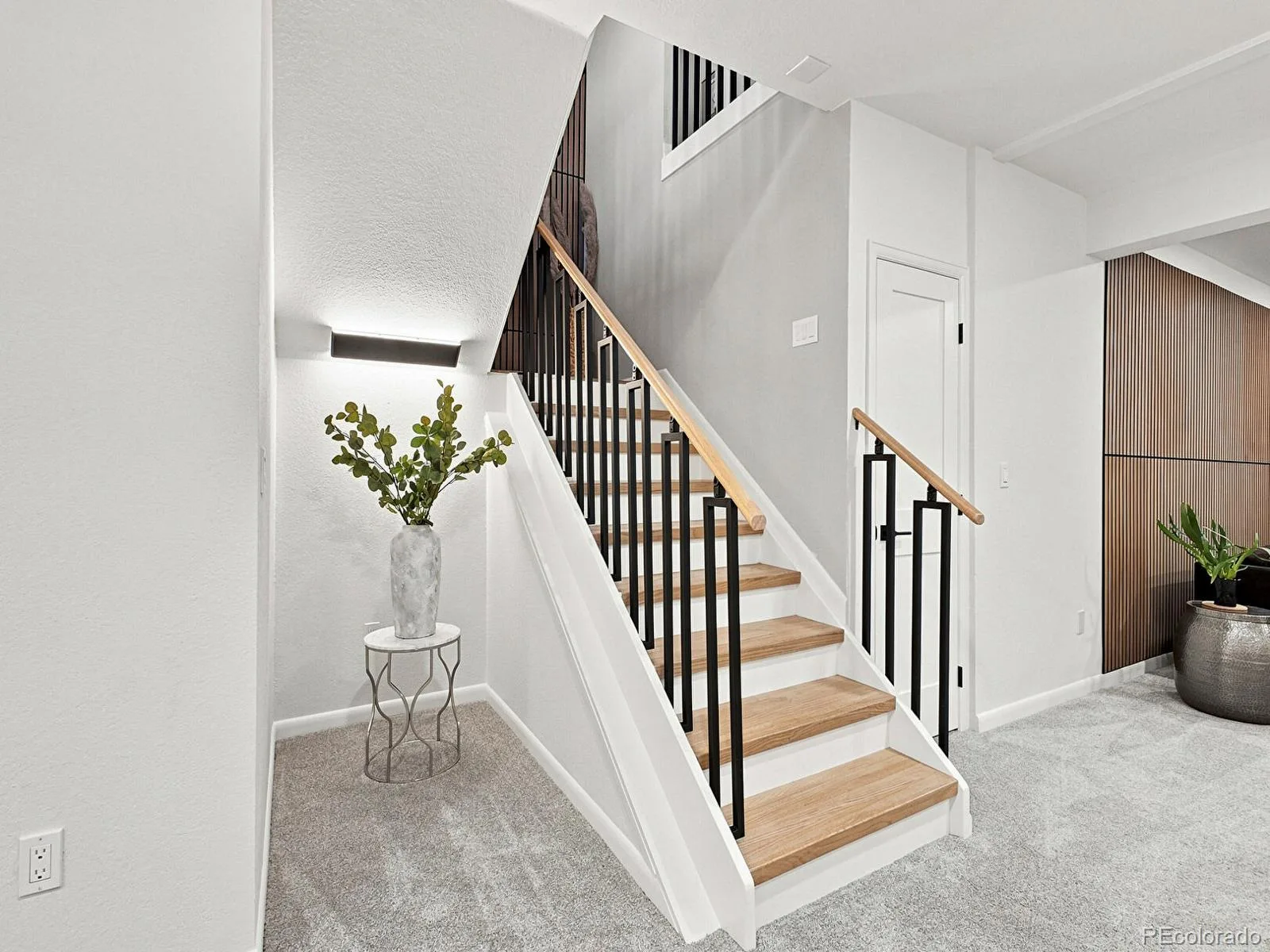 7266 S Robertsdale Way Aurora CO 80016 | MLS #REC8257413 09222026084913 1600 3