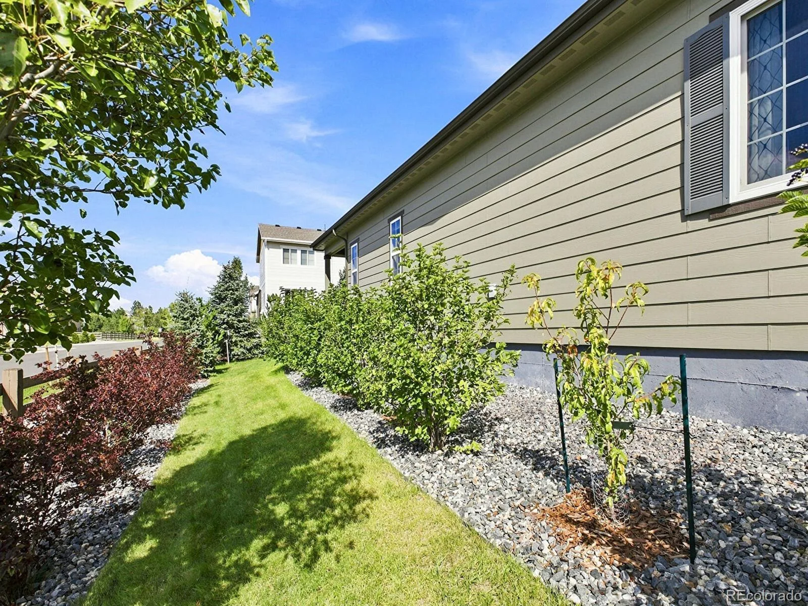 7266 S Robertsdale Way Aurora CO 80016 | MLS #REC8257413 09222026084913 1600 34