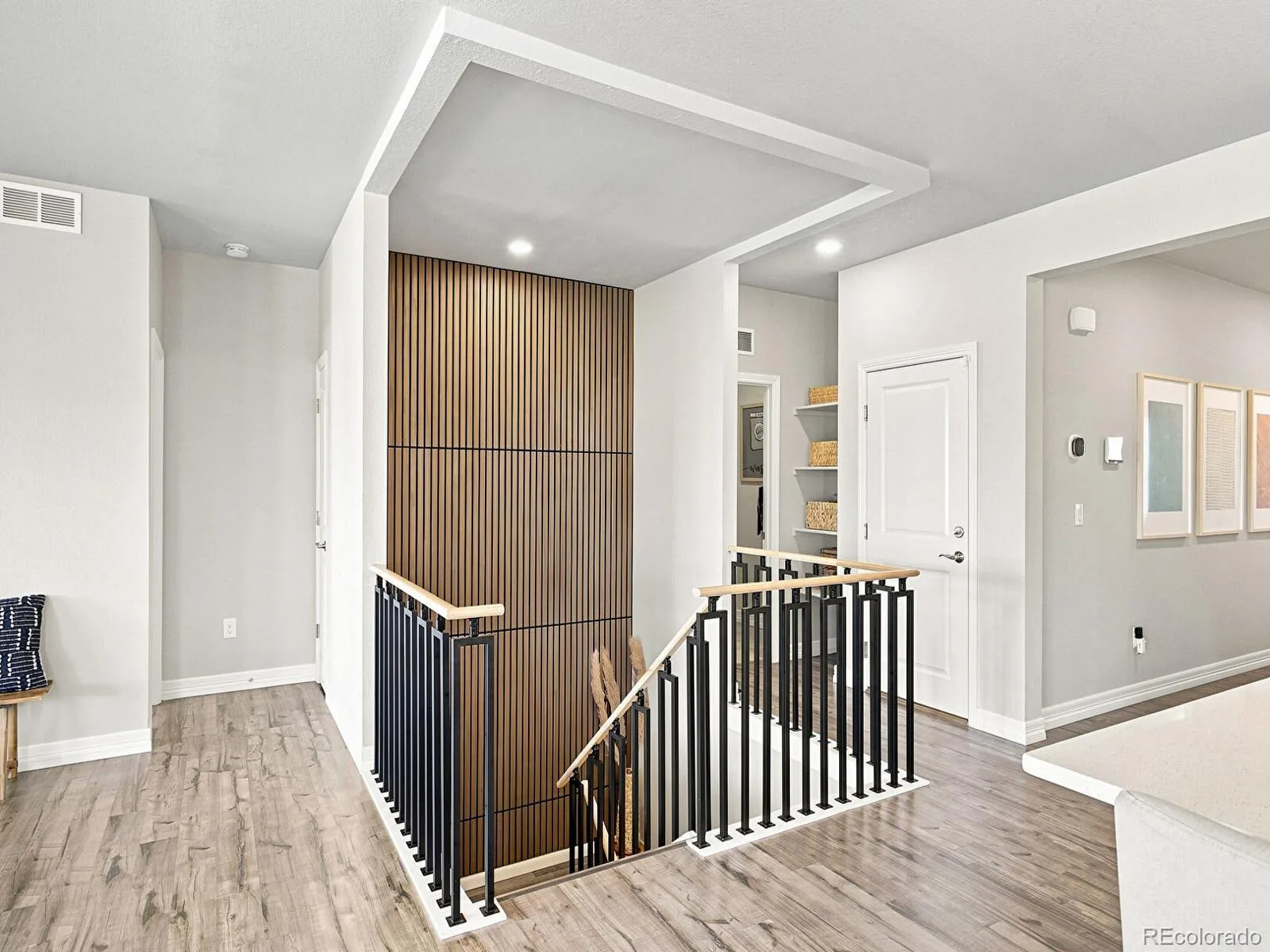 7266 S Robertsdale Way Aurora CO 80016 | MLS #REC8257413 09222026084913 1600 8