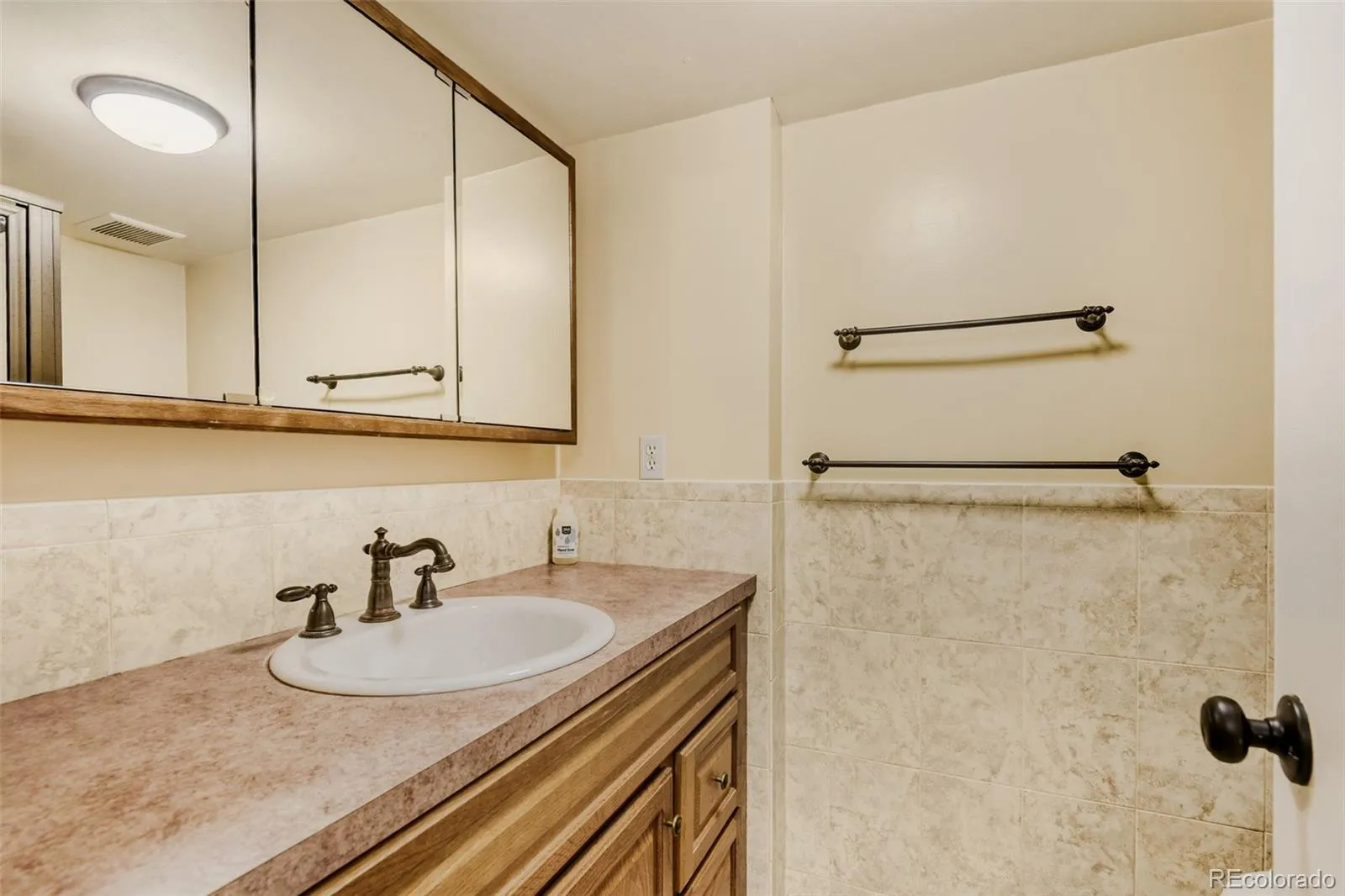 3171 S Williams Street Englewood CO 80113 MLS #REC8262956 05212026185607 1600 24