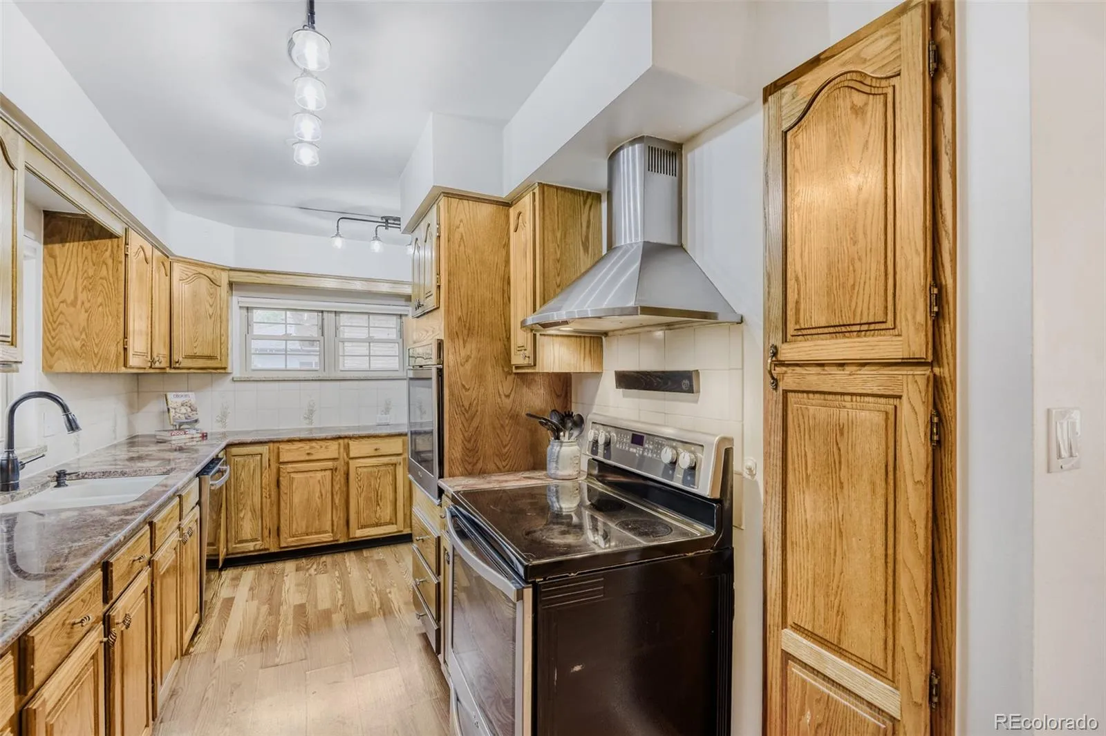 3171 S Williams Street Englewood CO 80113 MLS #REC8262956 05212026185607 1600 6