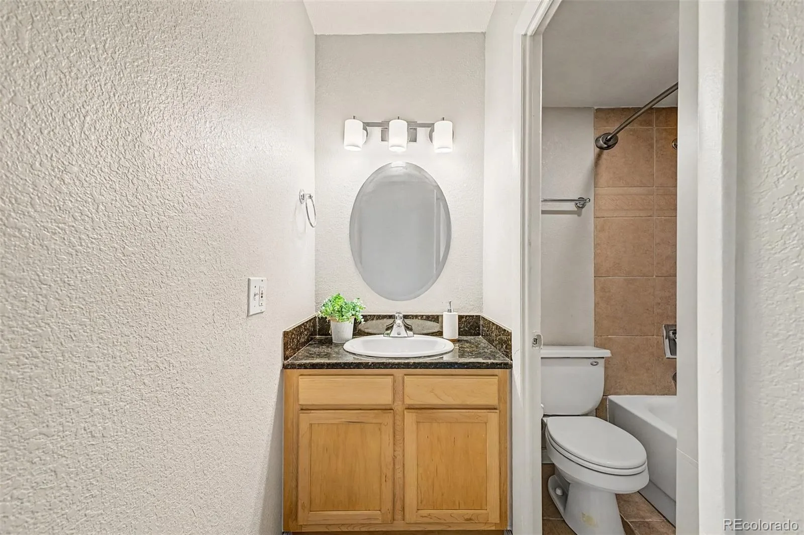 909 N Logan Street #2A Denver CO 80203 | MLS #REC8266844 08032026234757 1600 15