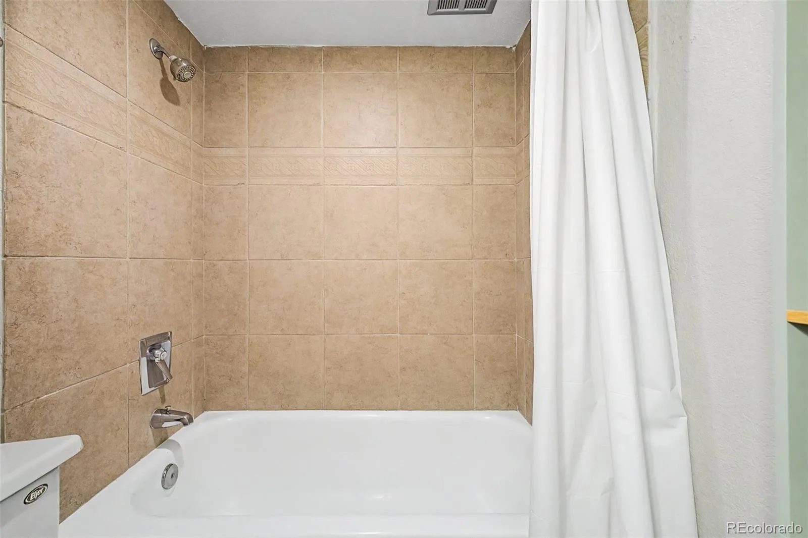 909 N Logan Street #2A Denver CO 80203 | MLS #REC8266844 08032026234757 1600 16