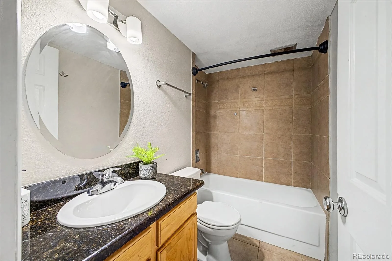 909 N Logan Street #2A Denver CO 80203 | MLS #REC8266844 08032026234757 1600 19