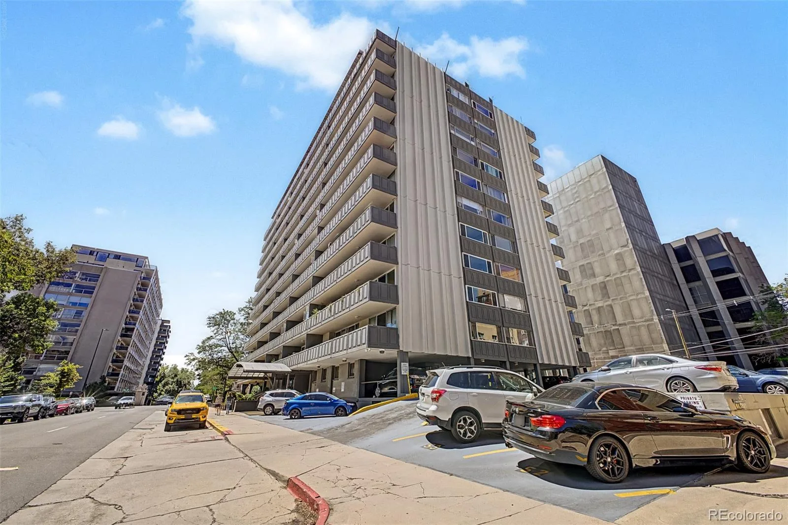 909 N Logan Street #2A Denver CO 80203 | MLS #REC8266844 08032026234757 1600 23