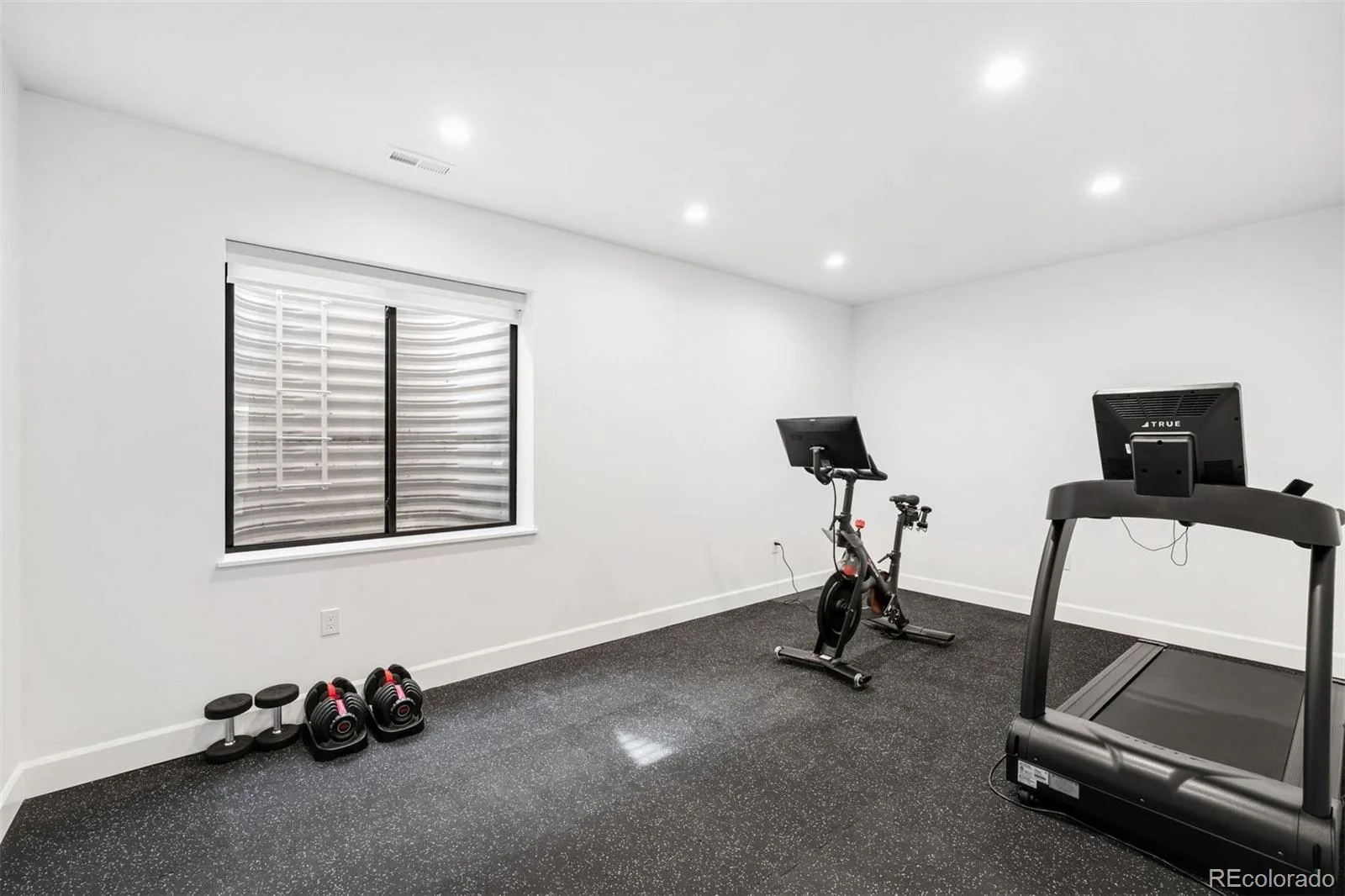 2697 S Clayton Street Denver CO 80210 | MLS #REC8267480 08262026170101 1600 33