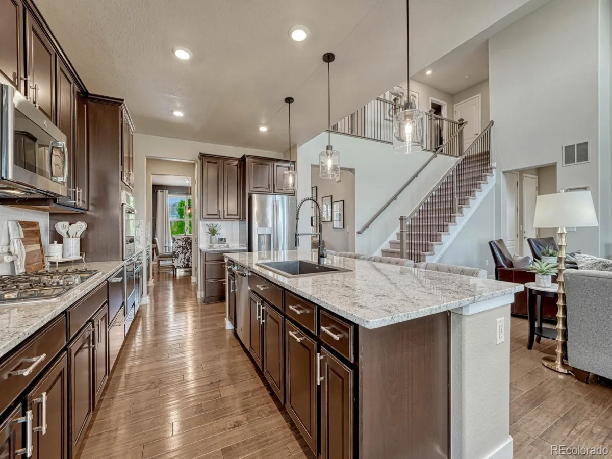 8055 S Vandriver Way Aurora CO 80016 MLS #REC8267487 07092026020254 1200 6