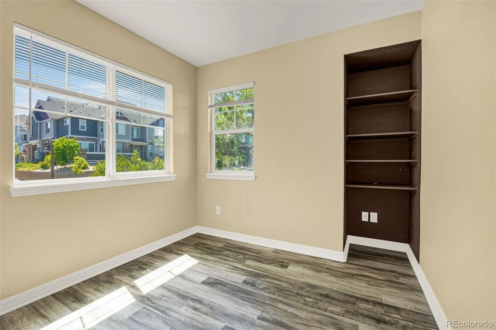 23560 Alamo Place #B Aurora CO 80016 MLS #REC8269099 04272026221105 1600 15