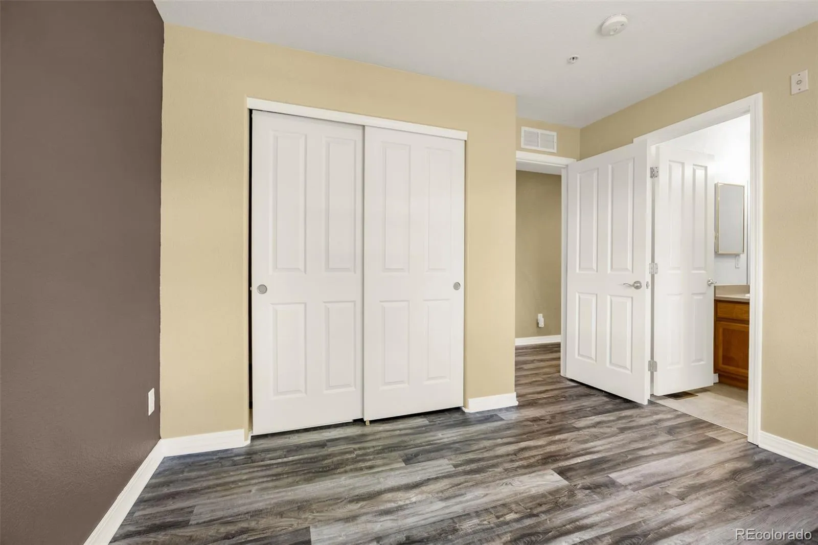 23560 Alamo Place #B Aurora CO 80016 MLS #REC8269099 04272026221105 1600 17