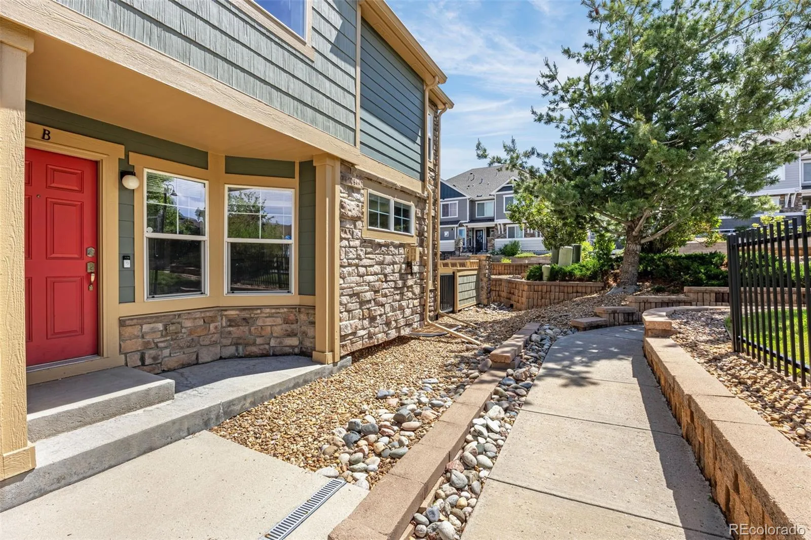 23560 Alamo Place #B Aurora CO 80016 MLS #REC8269099 04272026221105 1600 22