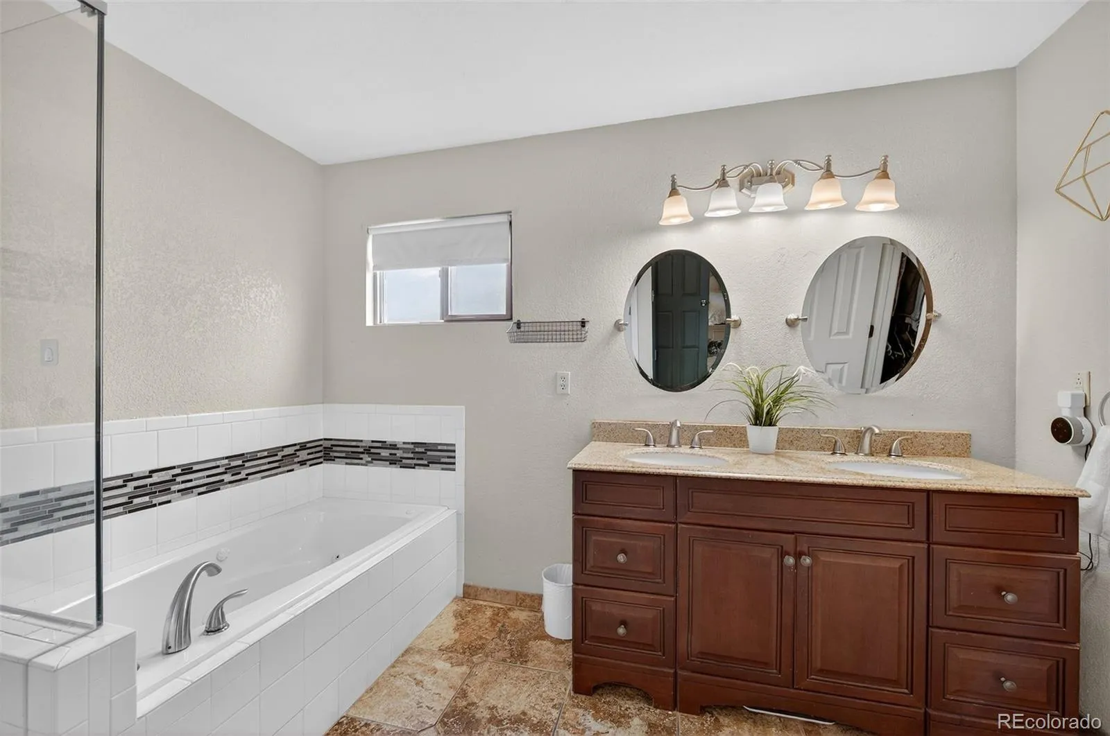 10023 W 81st Lane Arvada CO 80005 MLS #REC8272058 05032026173445 1600 20
