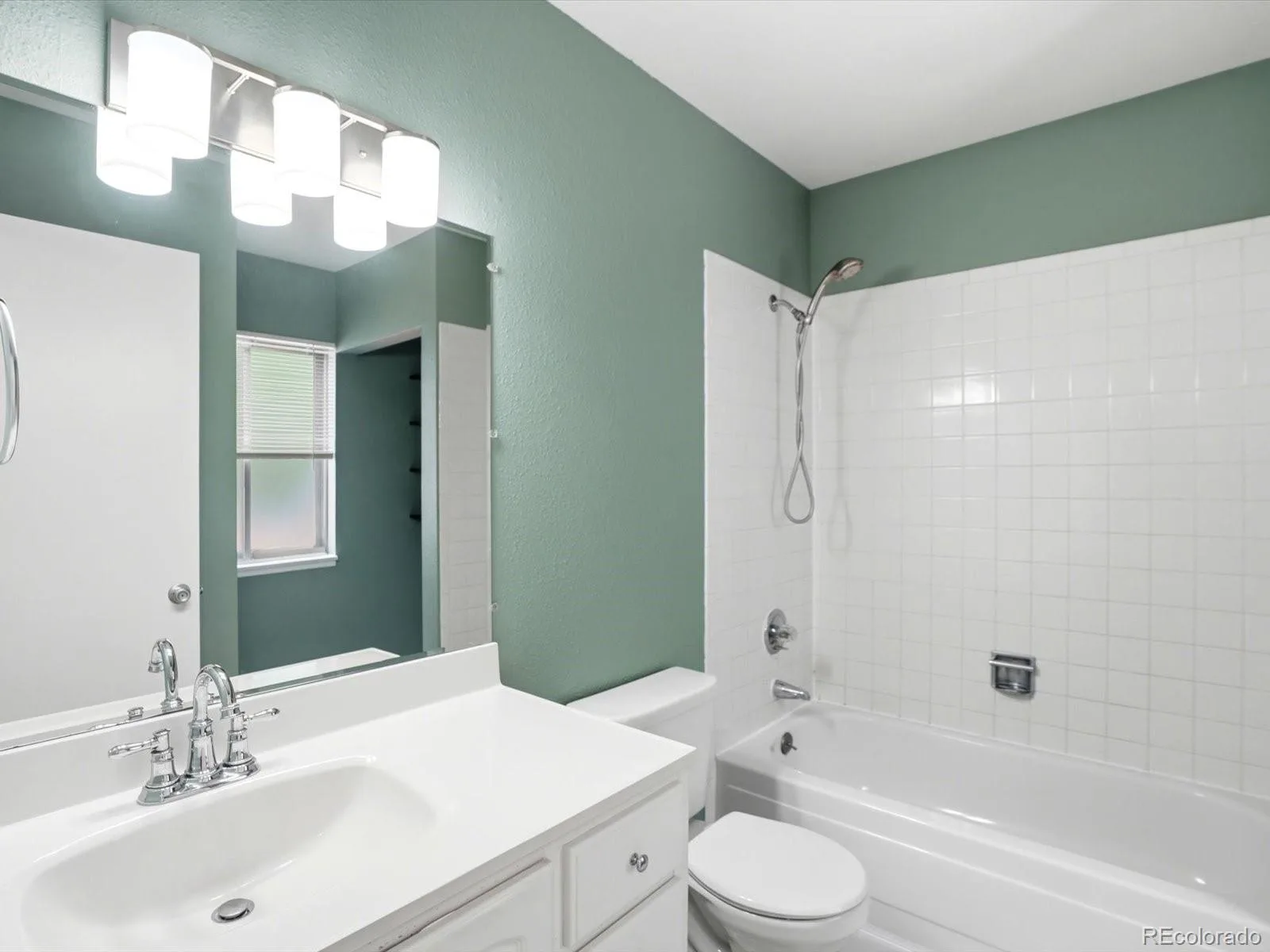 2618 S Xanadu Way #A Aurora CO 80014 | MLS #REC8273494 06082026205534 1600 37