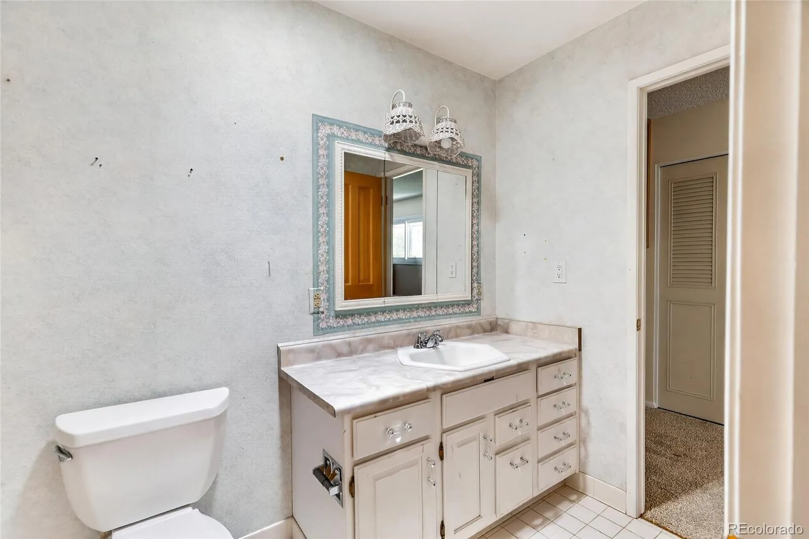 12513 W Alameda Drive Lakewood CO 80228 | MLS #REC8273903 05162026041612 1600 16