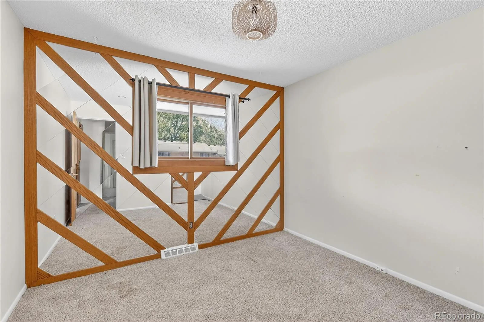 12513 W Alameda Drive Lakewood CO 80228 | MLS #REC8273903 05162026041612 1600 17