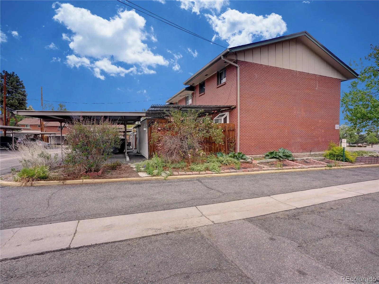 12513 W Alameda Drive Lakewood CO 80228 | MLS #REC8273903 05162026041612 1600 30