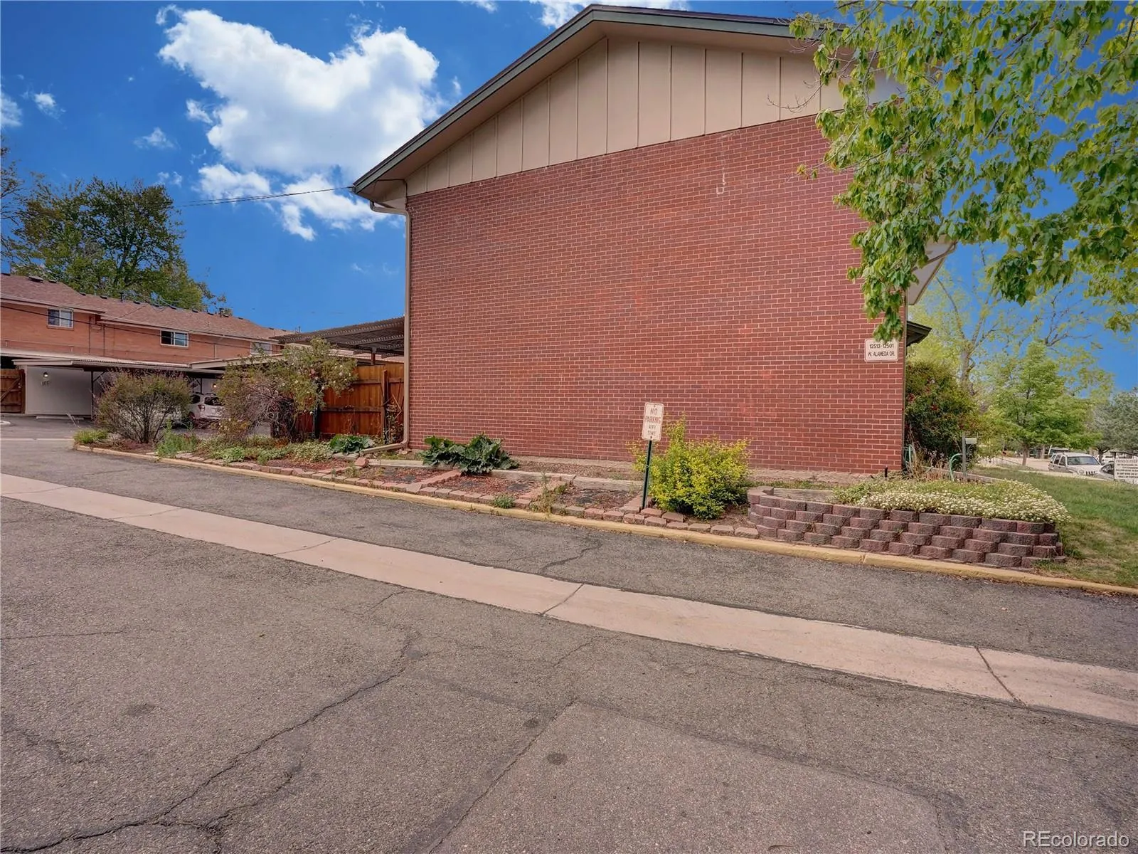 12513 W Alameda Drive Lakewood CO 80228 | MLS #REC8273903 05162026041612 1600 31
