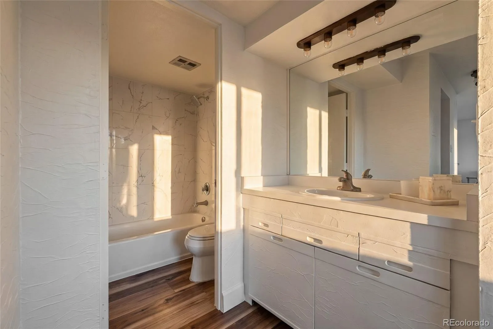 2 Adams Street #908 Denver CO 80206 | MLS #REC8276285 09222026084637 1600 12