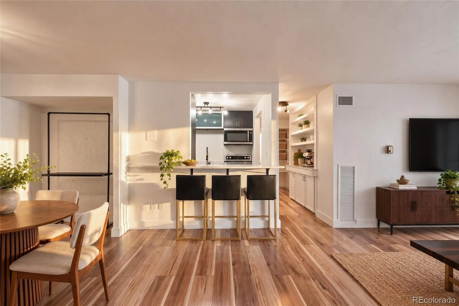 2 Adams Street #908 Denver CO 80206 | MLS #REC8276285 09222026084637 1600 22