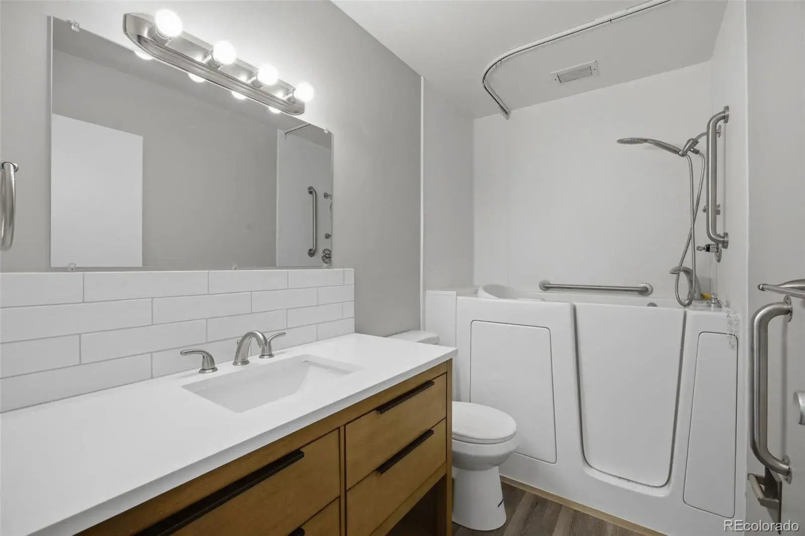 495 S Dayton Street #1D Denver CO 80247 MLS #REC8277089 02272026154032 1600 22