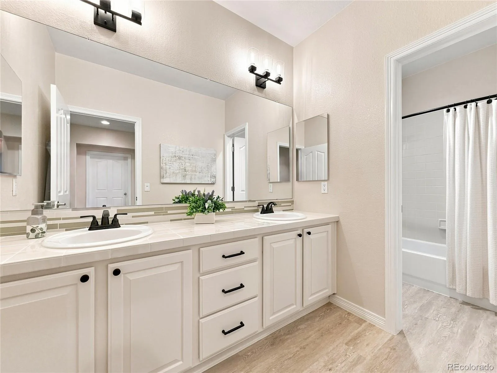 2794 Pemberly Avenue Highlands Ranch CO 80126 | MLS #REC8277888 08192026221300 1600 28